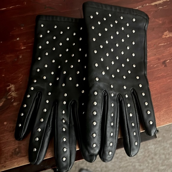 Source Unknown Accessories - Black: Authentic Leather (goat) silver studded women’s size (S-M) Gloves